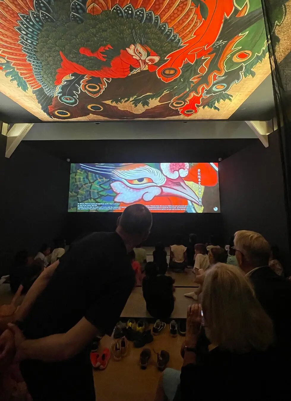 岩松院天井絵「鳳凰図」の映像展示